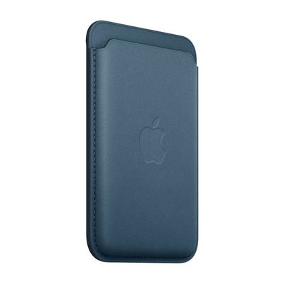 APPLE เคสผ้า FineWoven แบบกระเป๋าสตางค์สำหรับ iPhone พร้อม MagSafe (สีแปซิฟิกบลู)